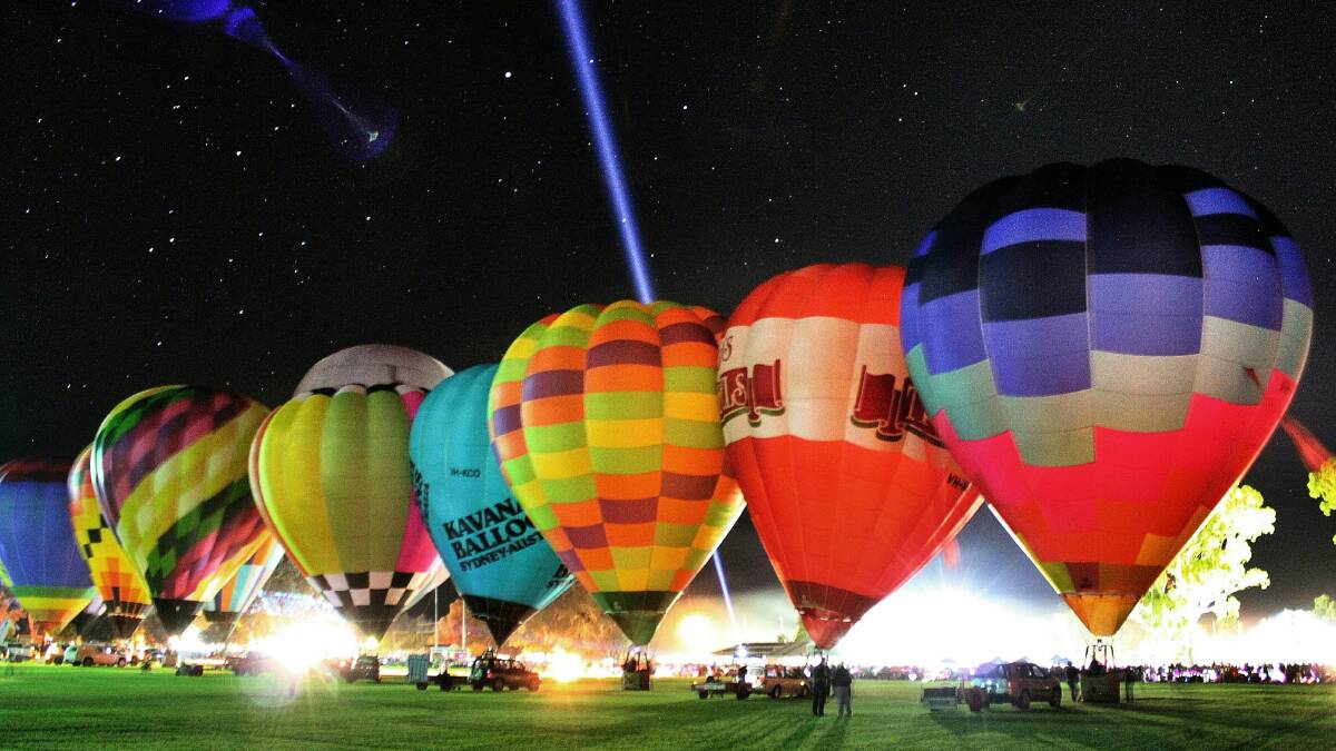 Canowindra's Balloon Glow. Photo Mick Samson.