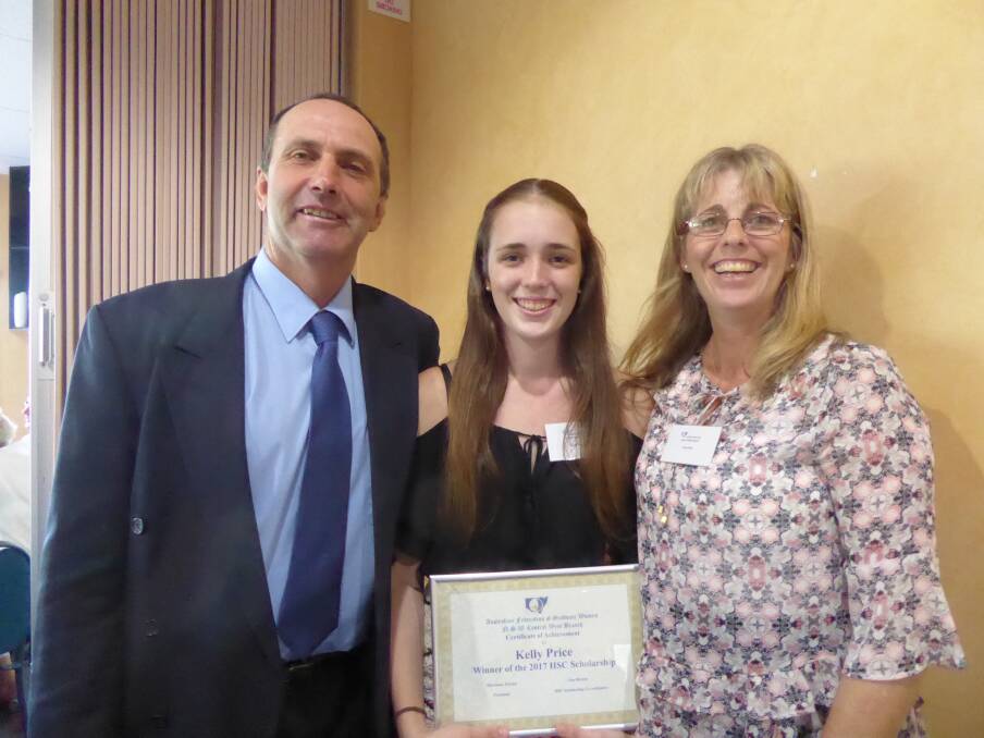 AFGW Scholarship winner Kelly Price (centre) with her parents Matt and Lisa Price of Canowindra. 