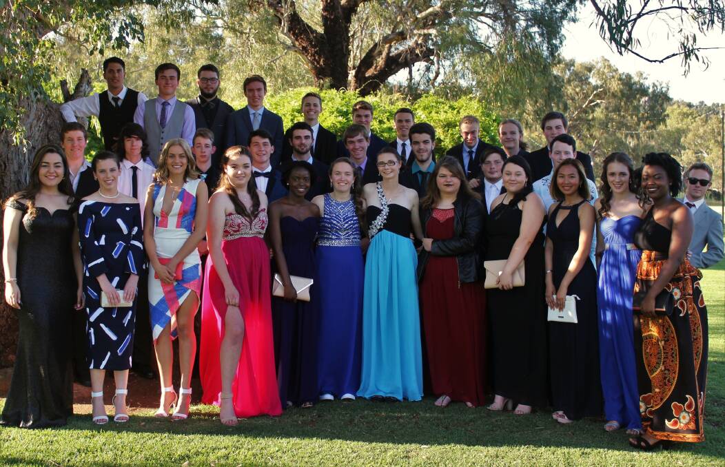 Canowindra High School's Year 12 class of 2016 celebrates its graduation at Eat Your Greens.
