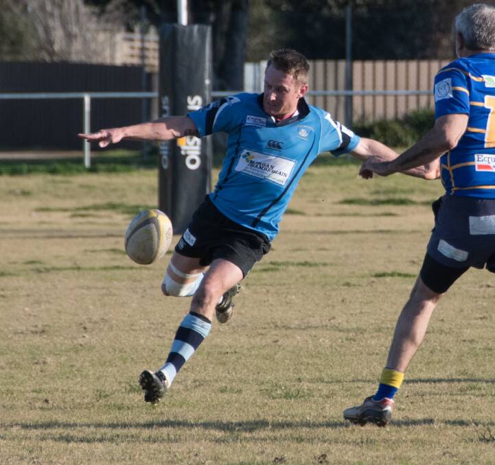 Luke Watt finds some favourable territory for the Pythons during a big win on Saturday in front a strong local crowd.