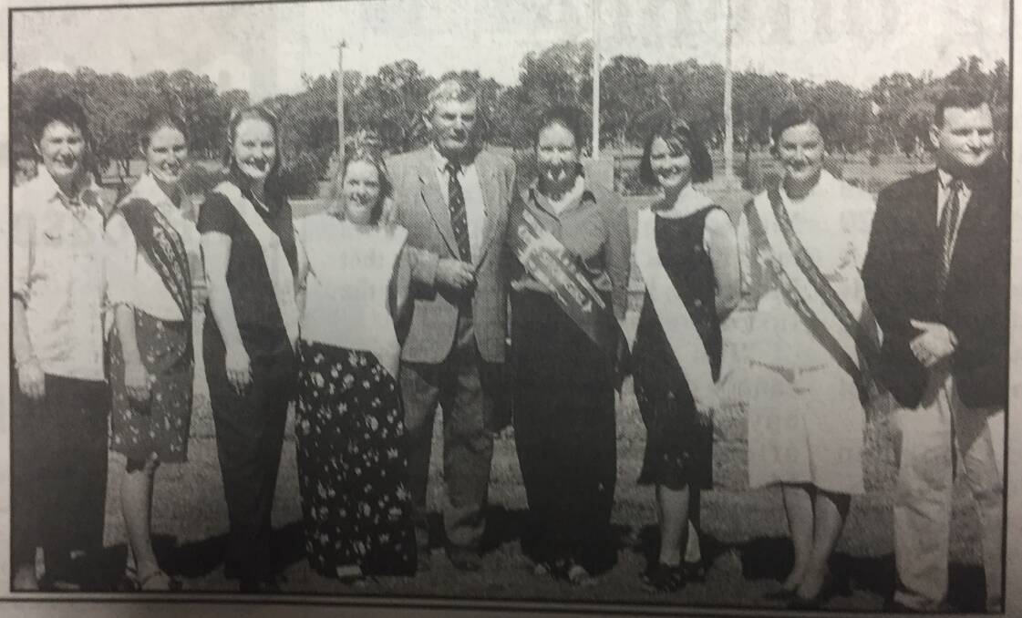 Who was photographed for the Canowindra News back in September 2000? Find out in today's Throwback Thursday.