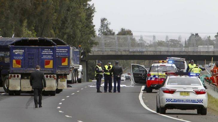 A woman was struck by a truck and killed on the Princes Motorway at Dapto. Photo: Adam McLean
