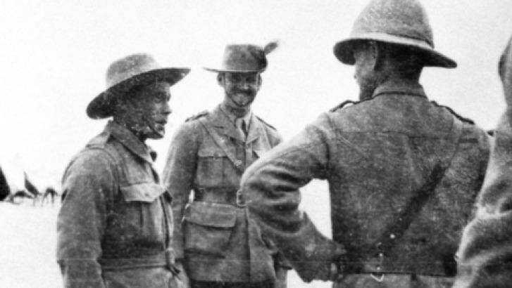 Billy Sing of the 5th Light Horse (left) in Egypt, 1915, before embarking for Gallipoli. With him is Lieutenant-General Sir William Riddell Birdwood (right), and an unknown soldier at centre. Photo: Australian War Memorial
