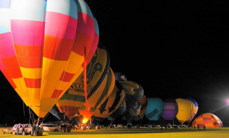 Canowindra's Balloon Glow. Photo LAWRANCE RYAN.