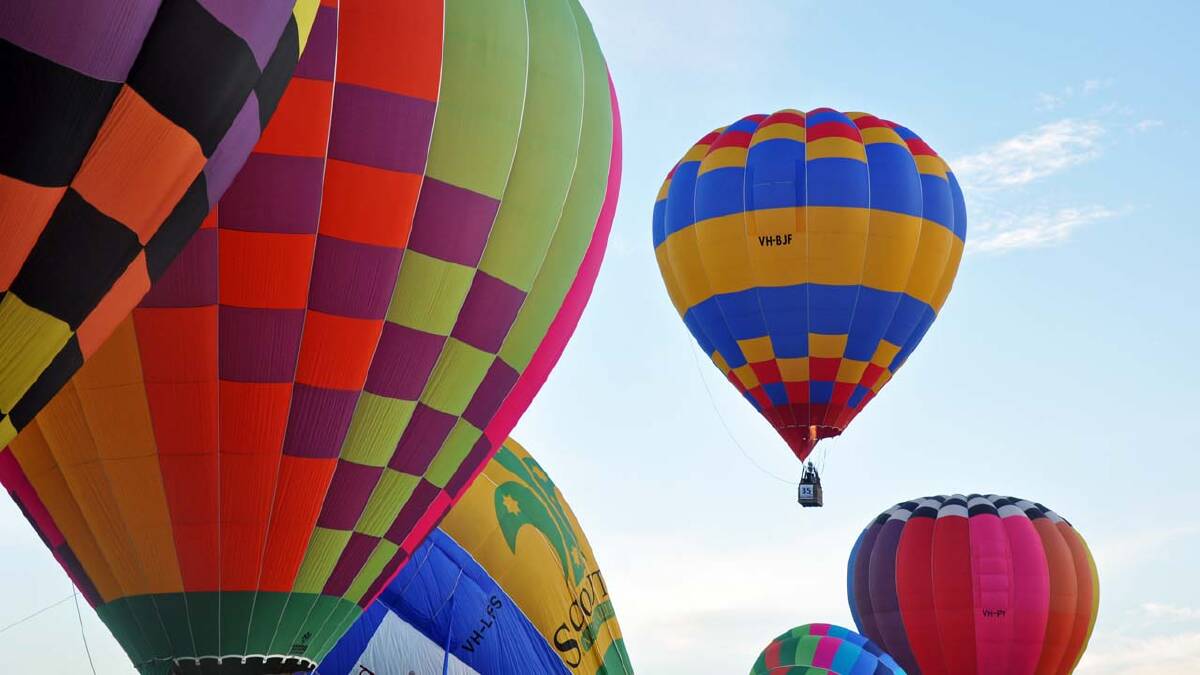 Strong spectator involvement and near-perfect weather has seen organisers describe the 19th National Balloon Championships as "one of the best yet."