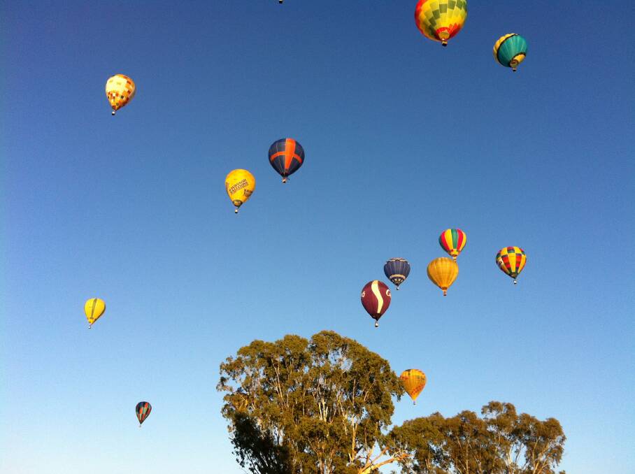 Anzac Day, 2013 Canowindra: the 18th National Hot Air Balloon Championships continue with a frosty start.