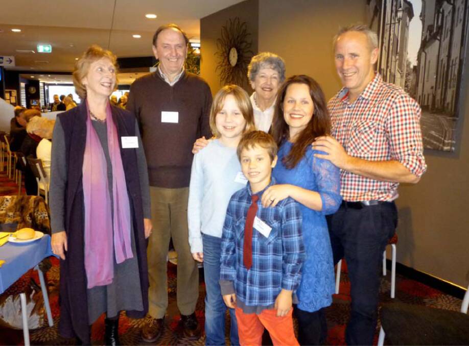 Anne Holloway, President of the AFGW Central West, Dr Bob Payten, Jan Payten (both of Sydney) and Richard Payten, with his family Leo Payten, Lara Esden, and Jed Payten.