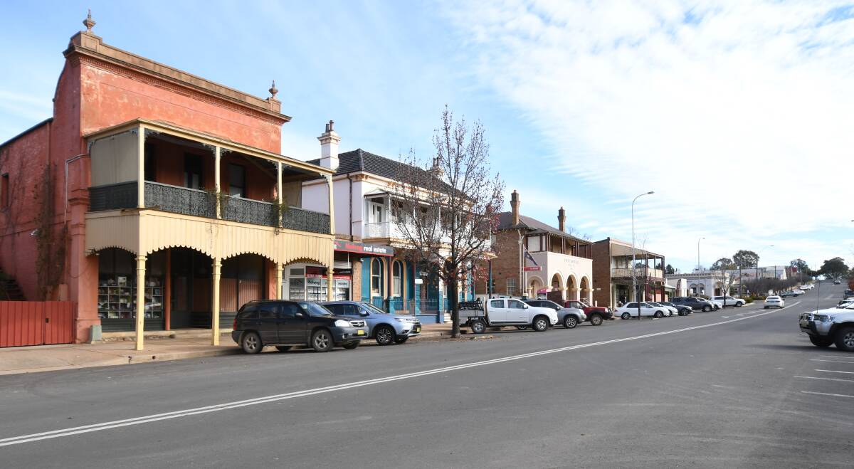 MOLONG SCARE: Three Sydney removalists who continued with a job in Molong after being notified they had tested positive to COVID-19 are to face Orange Local Court for sentencing. FILE PHOTO