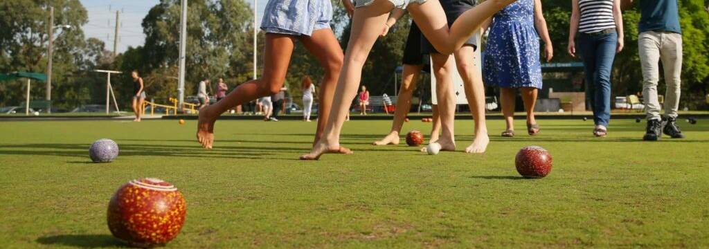 Twilight barefoot bowls kicks off a big weekend at Canowindra bowlo