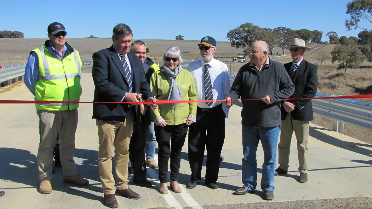 Cabonne Mayor Kevin Beatty officially opens a new $1.15 million bridge at Cumnock in August. The bridge was financed entirely from Cabonne Council’s own funds without the need for Federal or State Government grants.