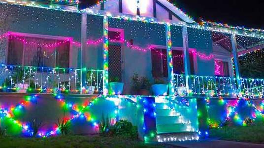 A Canowindra home decorated for Christmas. File Photo Federation Fotos.