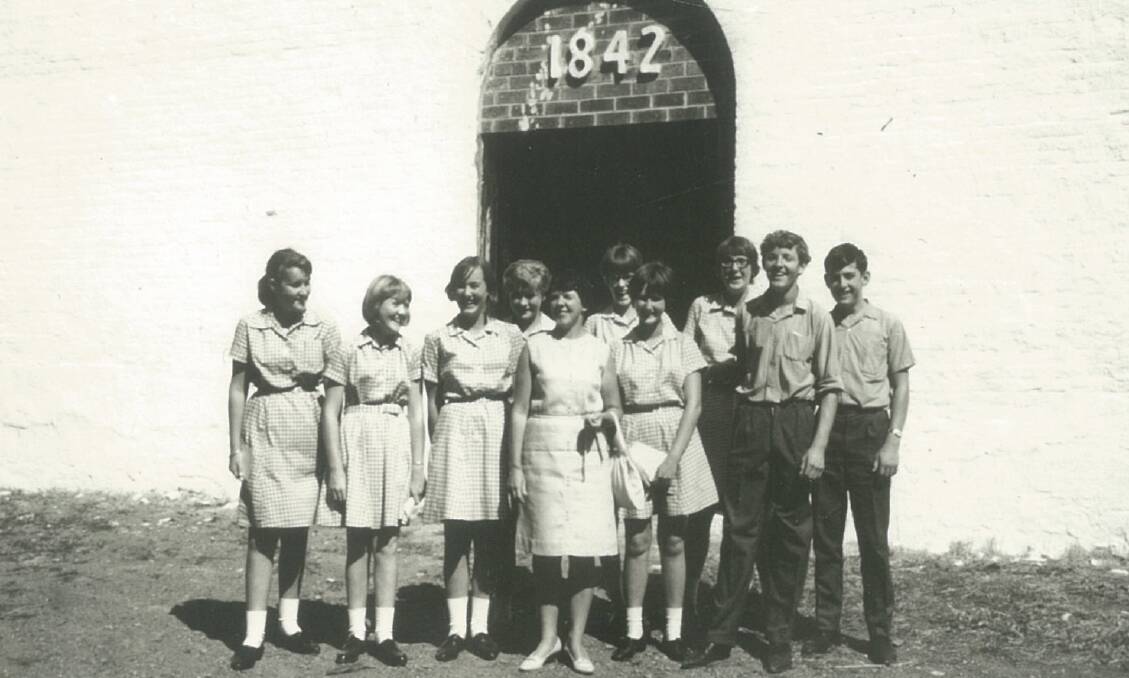 Photo taken in 1967 by Dawn Smith of the class on a visit to Rotherys’ Cliefden homestead near Carcoar. They are standing in front of the 1842 stables, which bushrangers raided to steal three horses.
