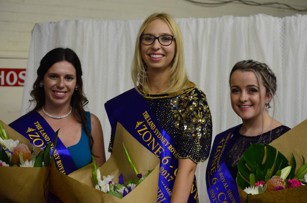 2016 Canowindra Showgirl Meg Austin with fellow Zone 6 Finalists Francesca Scutella from Grenfell and Mikaela Dart from Peak Hill. Photo by Lizz Dobson. 
