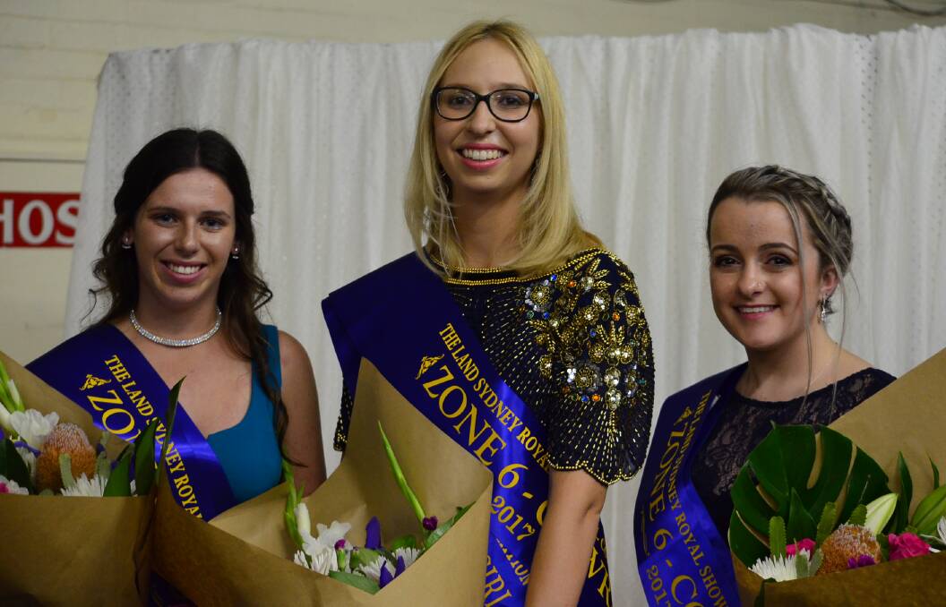 Off to Sydney: 2016 Canowindra Showgirl Meg Austin with fellow Zone 6 Finalists Francesca Scutella from Grenfell and Mikaela Dart from Peak Hill. Photo by Lizz Dobson. 