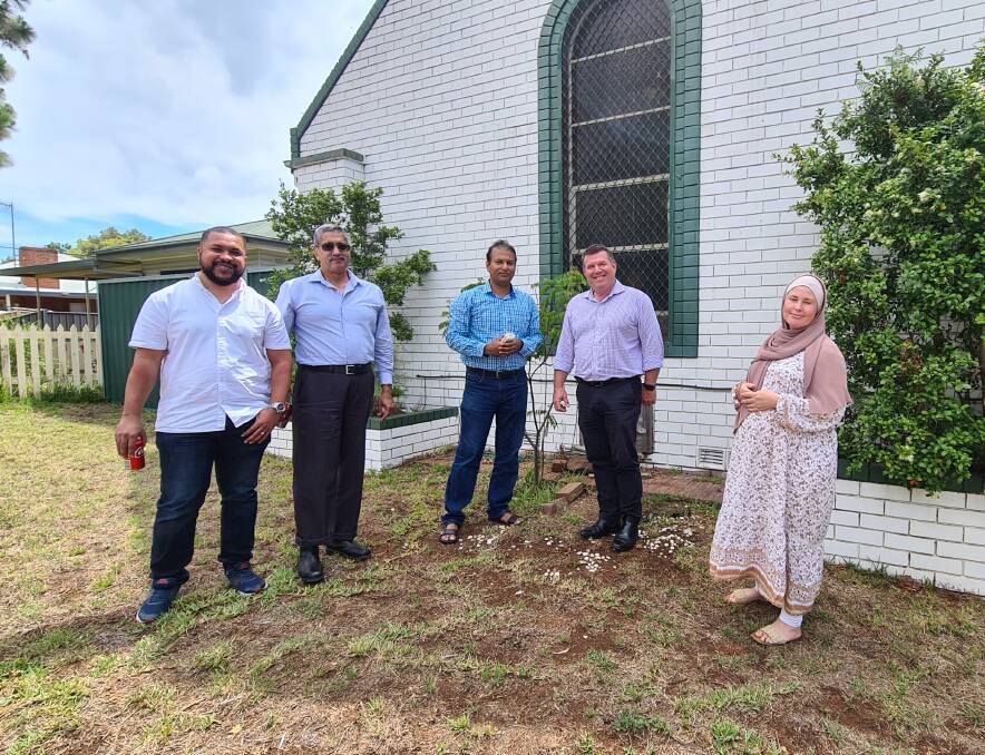 Member for the Dubbo, Dugald Saunders, with Khodr Khodr, Musarrat Khan, Mahmood Khan and Gemma Khodr during a visit to the Dubbo Mosque. Image: Supplied